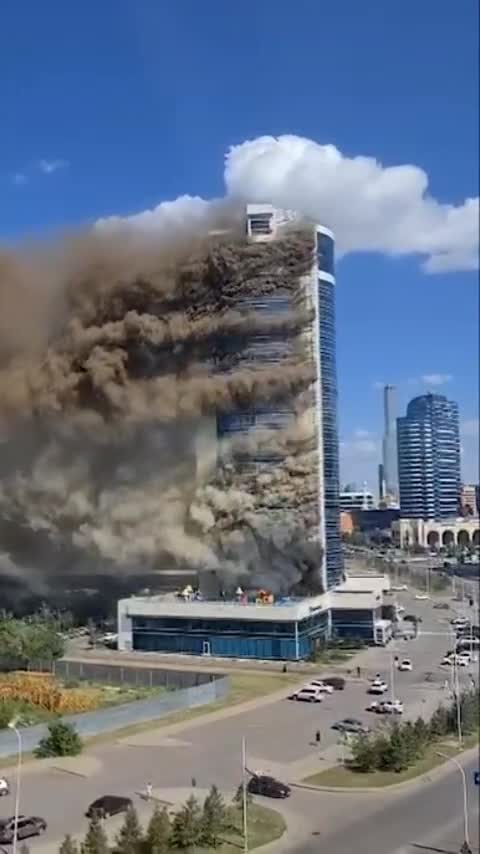 A 26-storey building is on fire in Astana, rescuers evacuated 8 people, the Ministry of Emergency Situations of Kazakhstan reports. The Rixos Khan Shatyr Residences complex consists of six residential towers and two office towers.